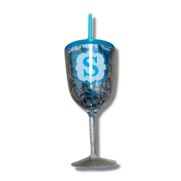 🌟 Personalized Acrylic Wine Goblet w/ Lid & Straw - Initial 'S' Multicolor 🌟 - Picture 1 of 5